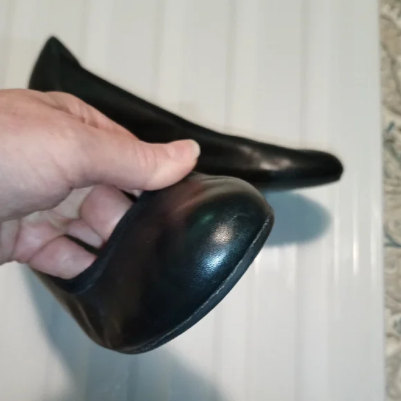 Aris Black Leather Loafers Minimalist Slip-On Flats - Picture 4 of 7